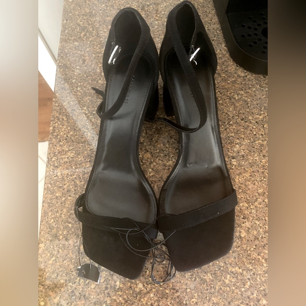 Black heels Forever 21 Size 8